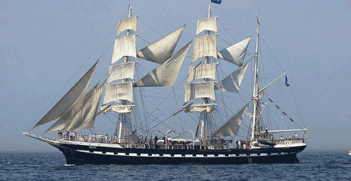 Parigi 2024: la fiaccola a bordo del Belem