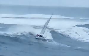 Video: barca in surf
a Santander
