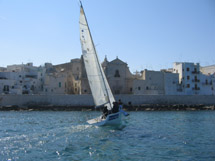 Minialtura in regata
nelle acque di Monopoli