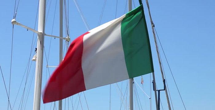 Etichetta. Regole per salutare da marinai