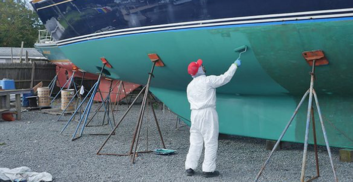 Quanta antivegetativa per la carena?